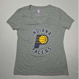 NBA Indiana Pacers gray women's V-neck T-shirt Size S